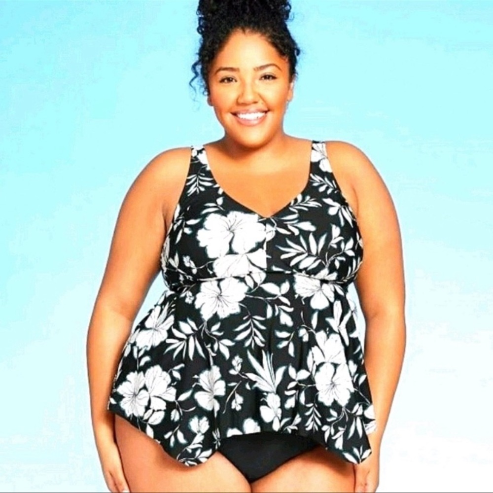 NWT Kona Sol Floral Tankini With Flowing Hem